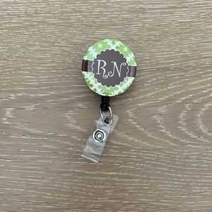 Run badge clip